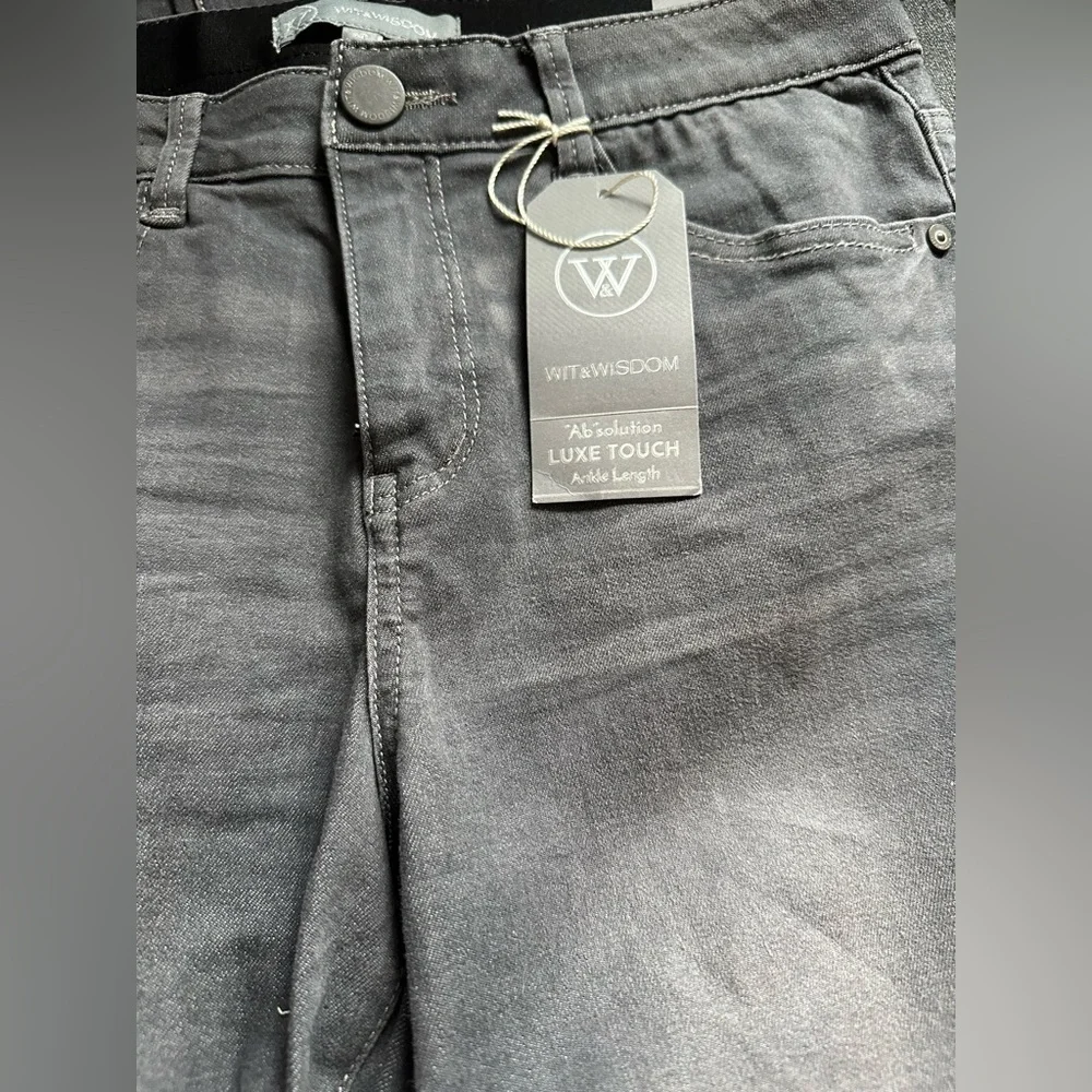 Wit & Wisdom “Ab” Solutuon Luxe Touch Ankle Length jeans. Size 6P. NWT.